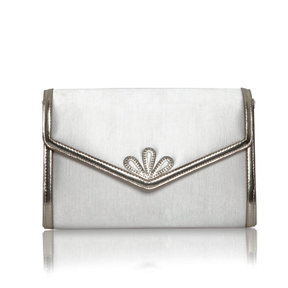 Clover Ivory Satin und Gold Clutch